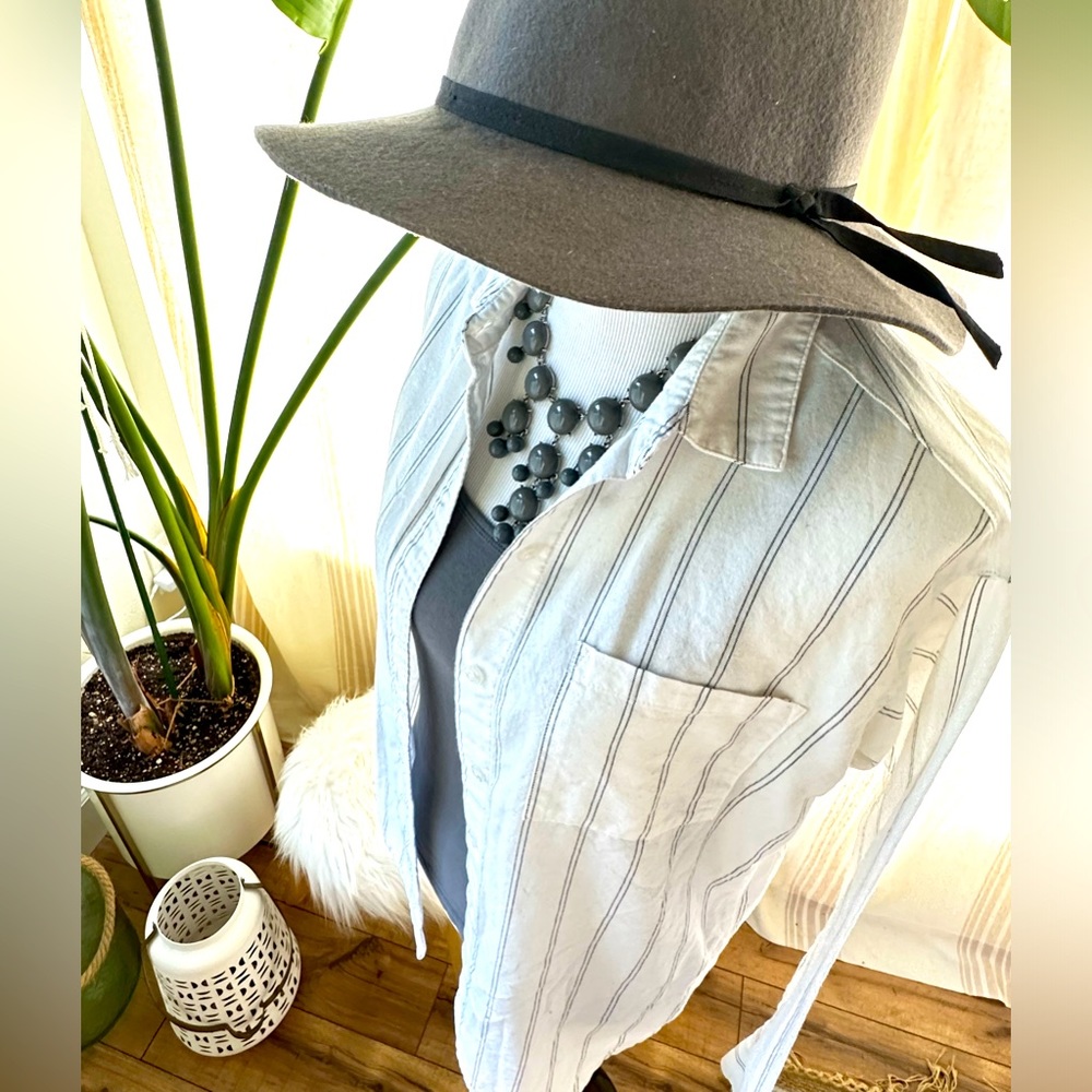 Oversized button down - Picture 2 of 12